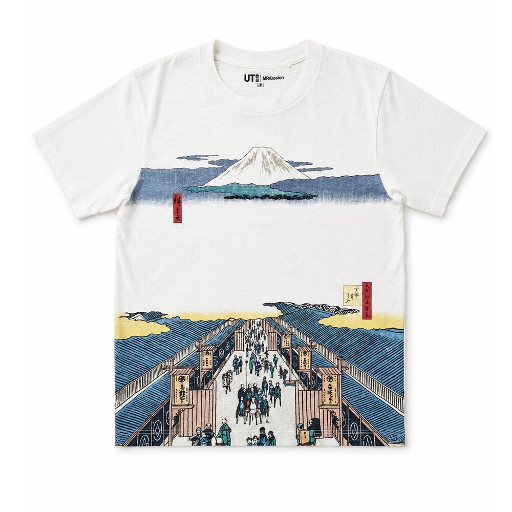 Uniqlo UT MFA Boston Japanese Art Graphic Tee Size Medium Mount Fuji